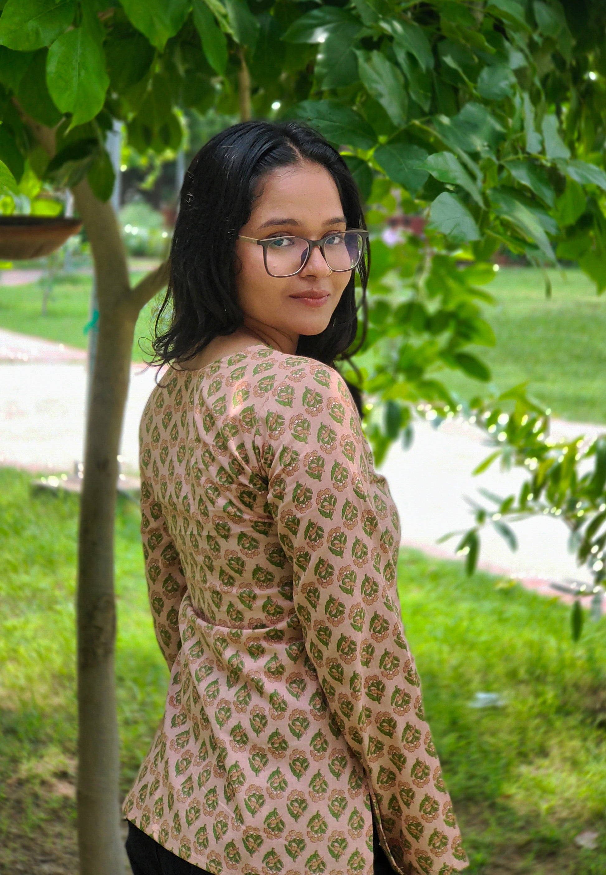 Gulnaar Peach Wrap Kurti 🌸| Floral Printed Cotton Tie-Up Kurti for Women Aardhvi